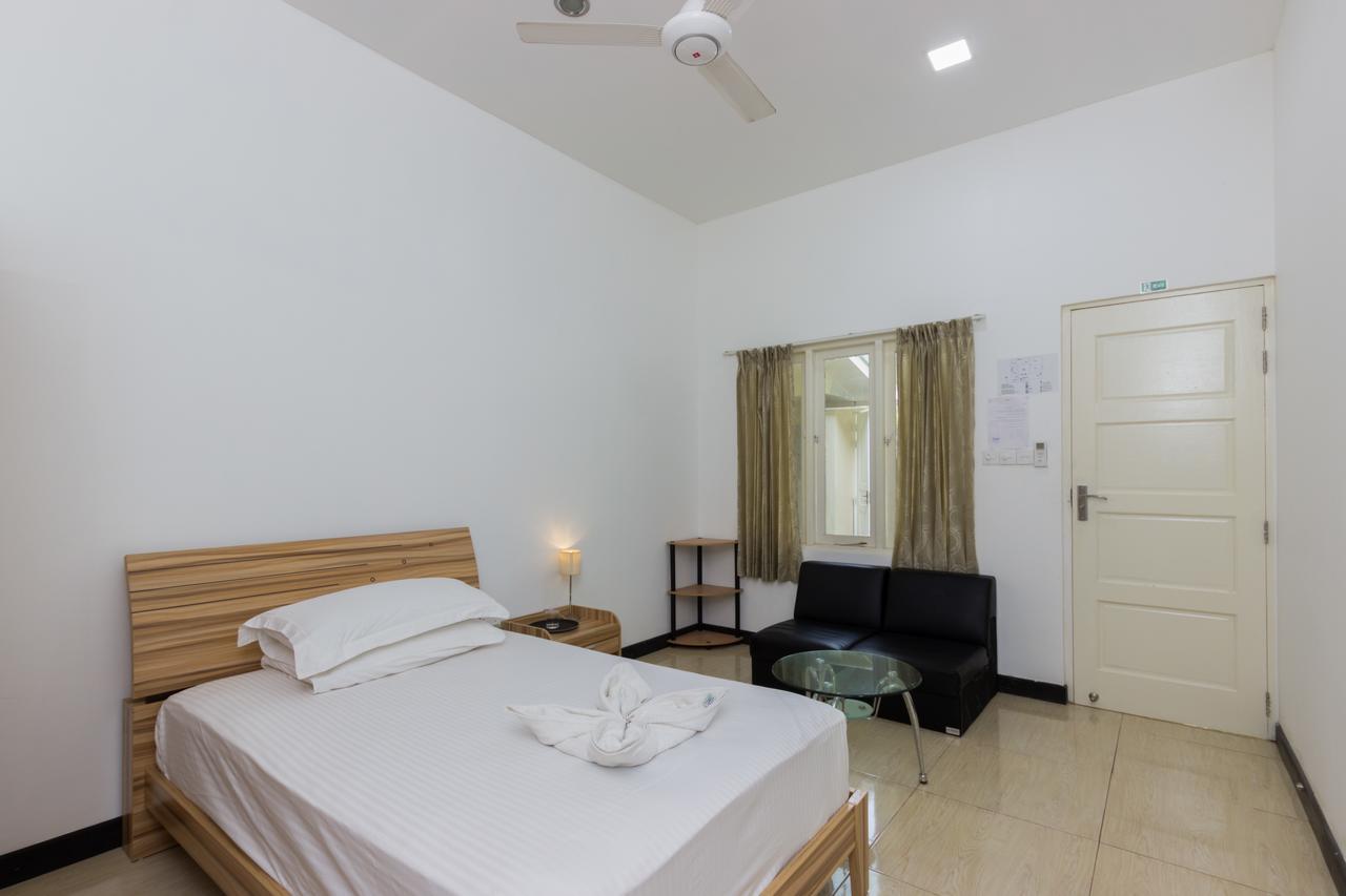 Surf Trip Maldives Hotel Thulusdhoo Exterior photo